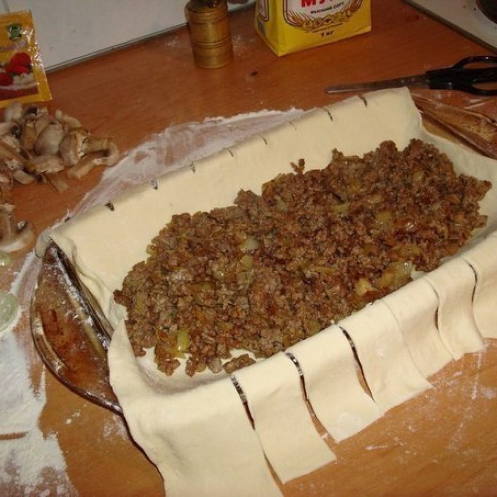 пирог с фаршем и грибами фото