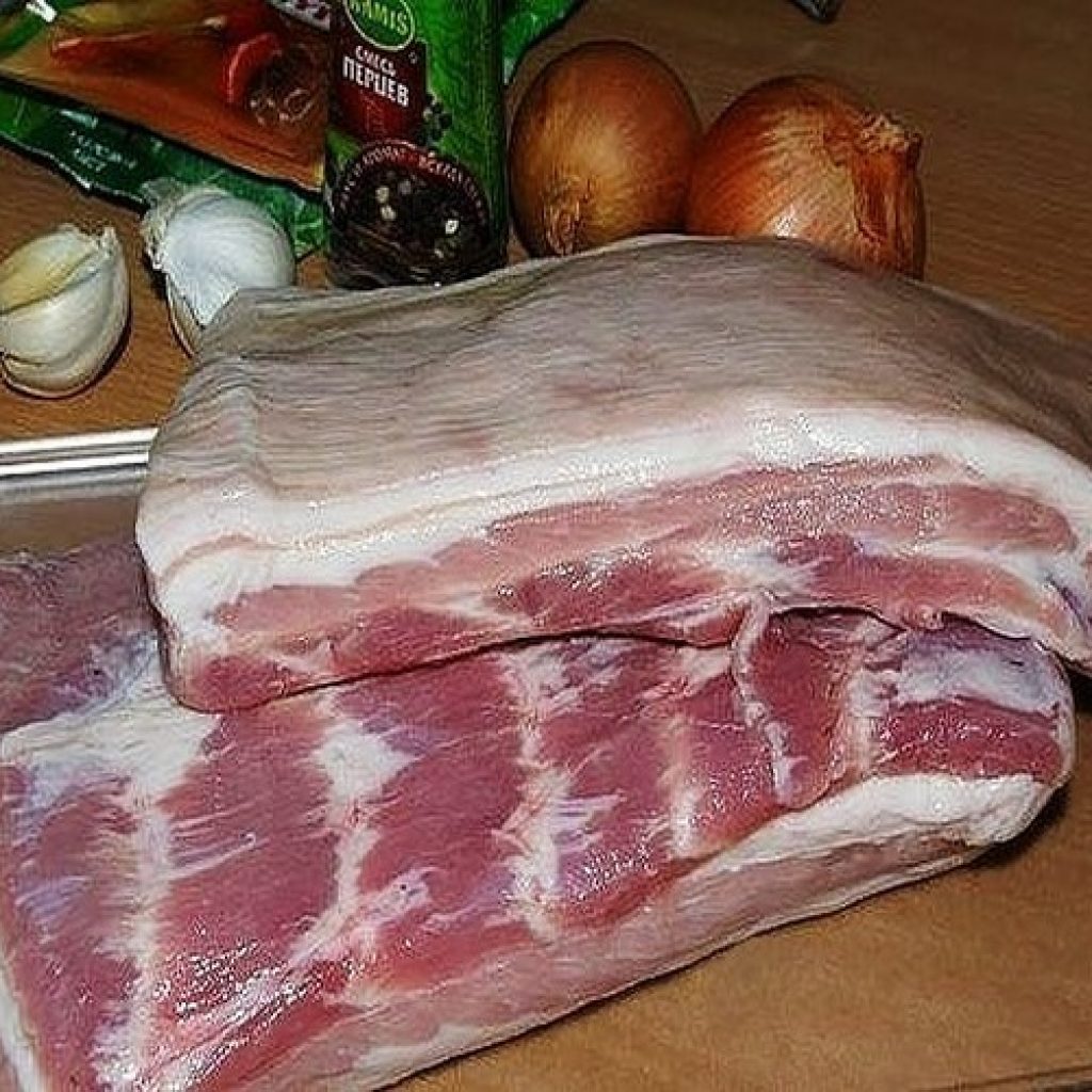 Мясо грудинка свиная