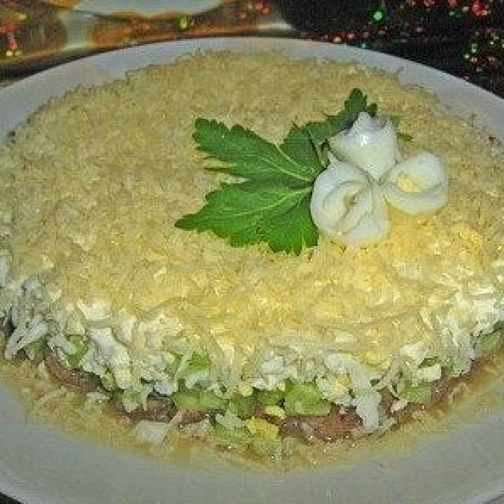 Салат грибы под шубой с зеленым луком