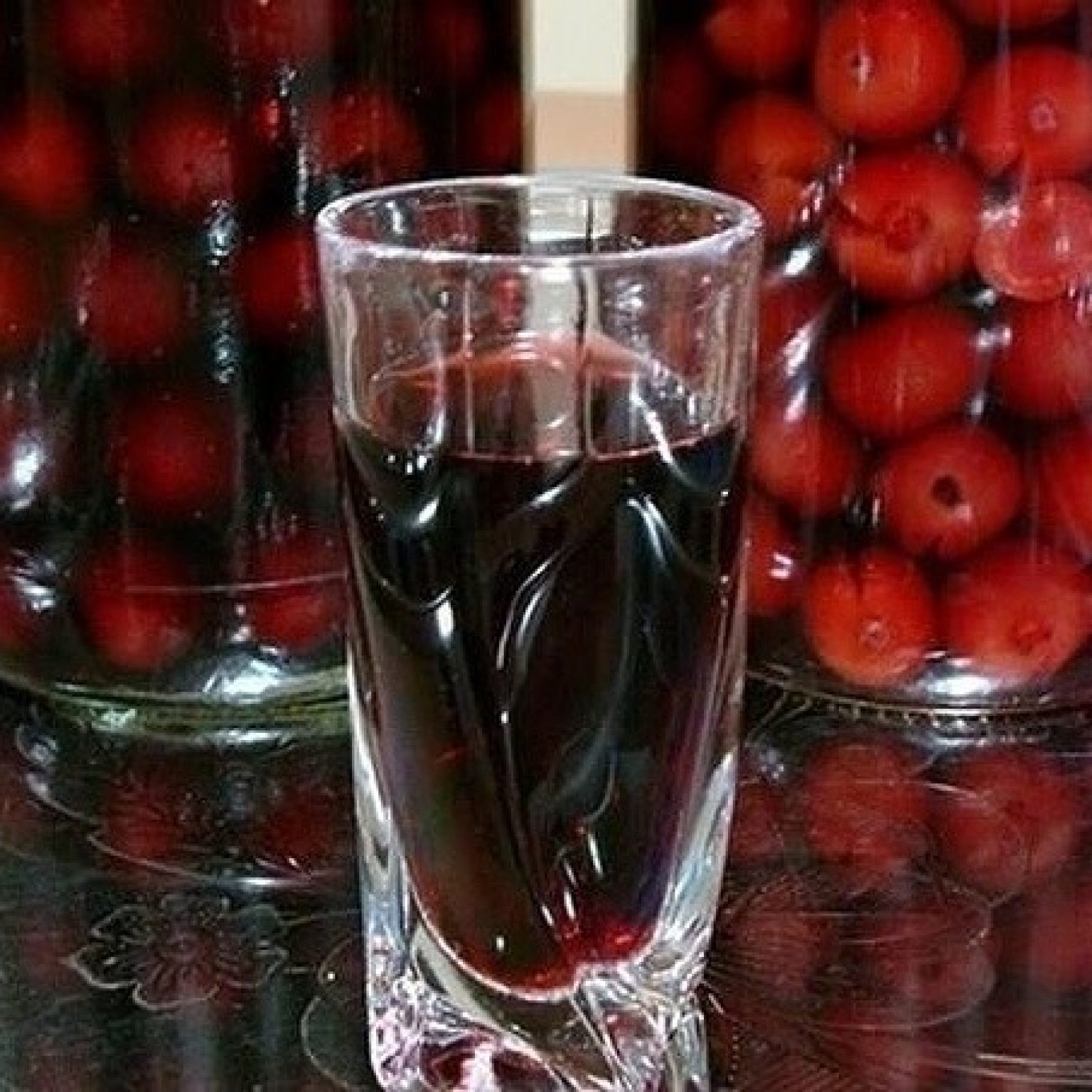 Вишневая наливка 4 стакана