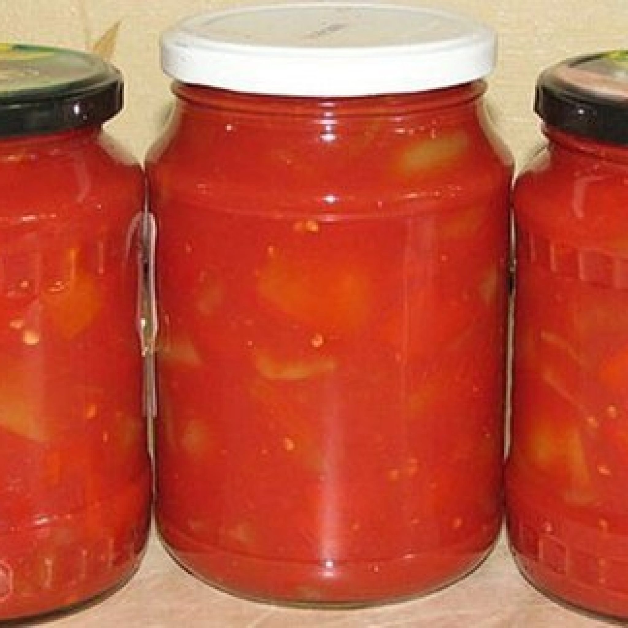 Лечо из 3 кг помидор. Лечо помидор перец морква. Лечо из болгарского перца с помидорами. Лечо с морковью и луком. Лечо на 3 кг помидор.