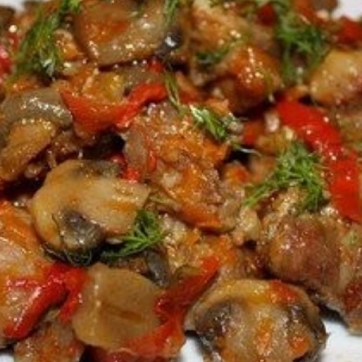 Мясо с шампиньонами и сладким перцем Самые вкусные