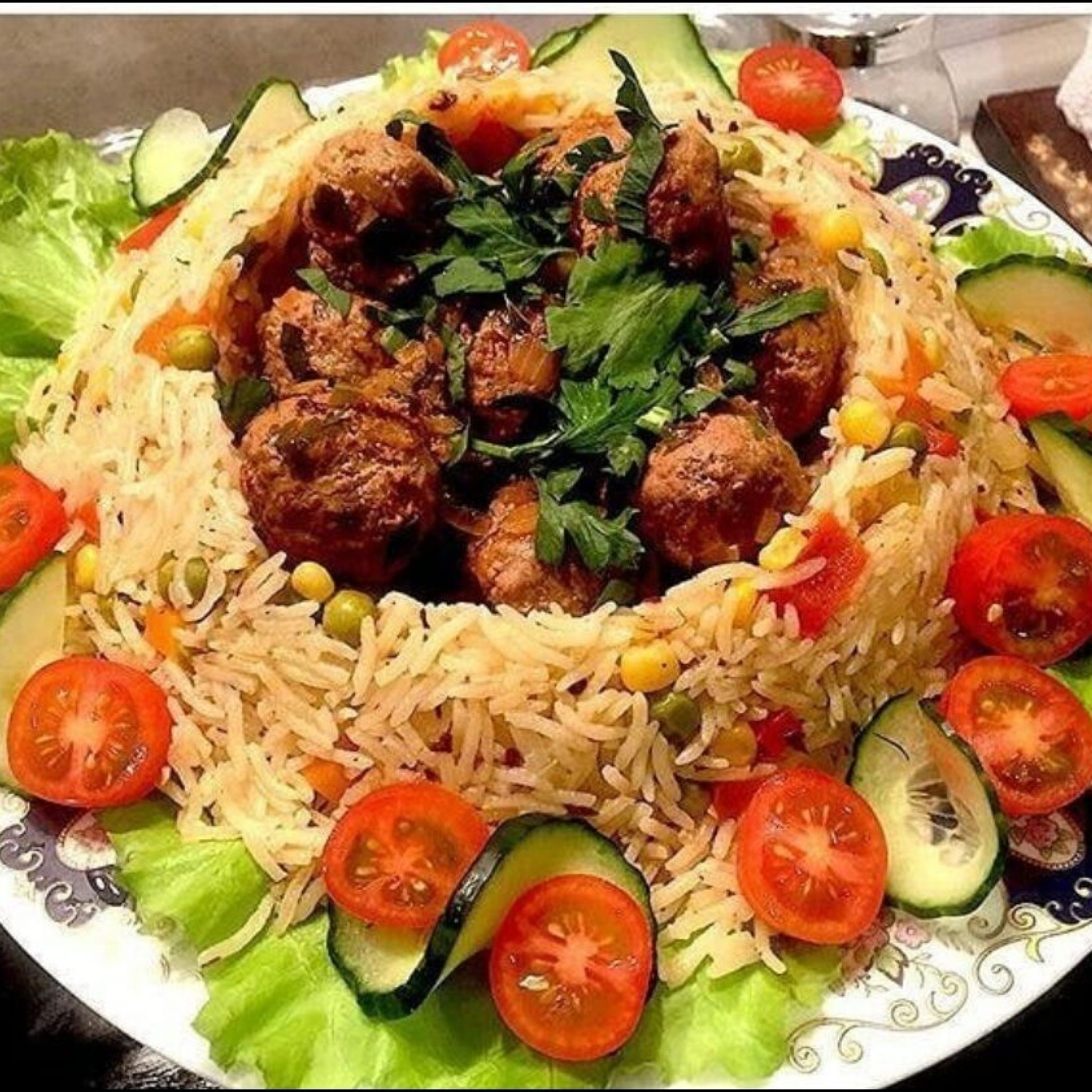 Мусульманские рецепты. Восточная кухня. Мусульманские блюда. Мусульманская кухня. Мясные шарики с рисом и овощами.