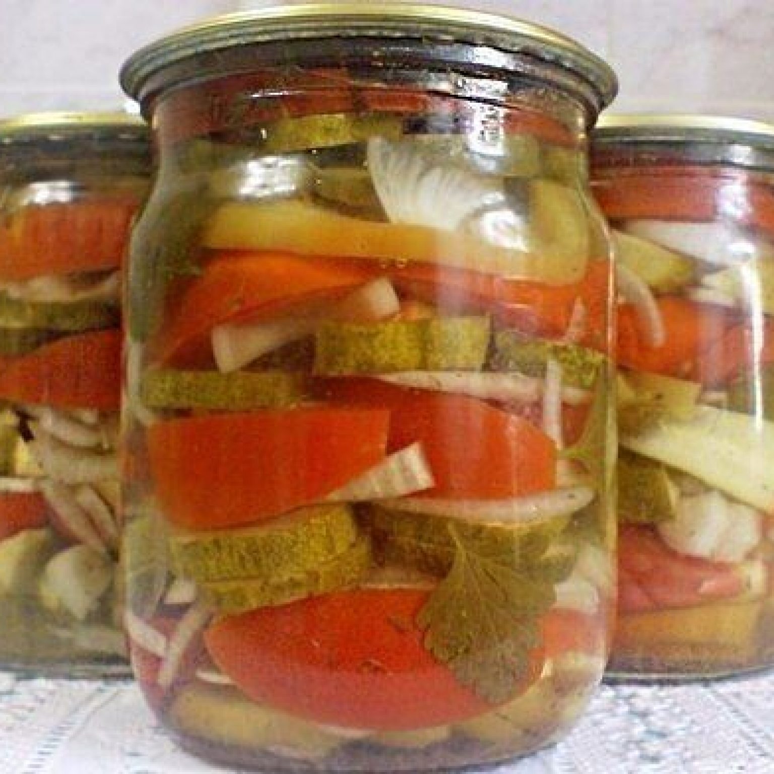 Овощное ассорти из помидор и огурцов на зиму Самые вкусные кулинарные рецепты