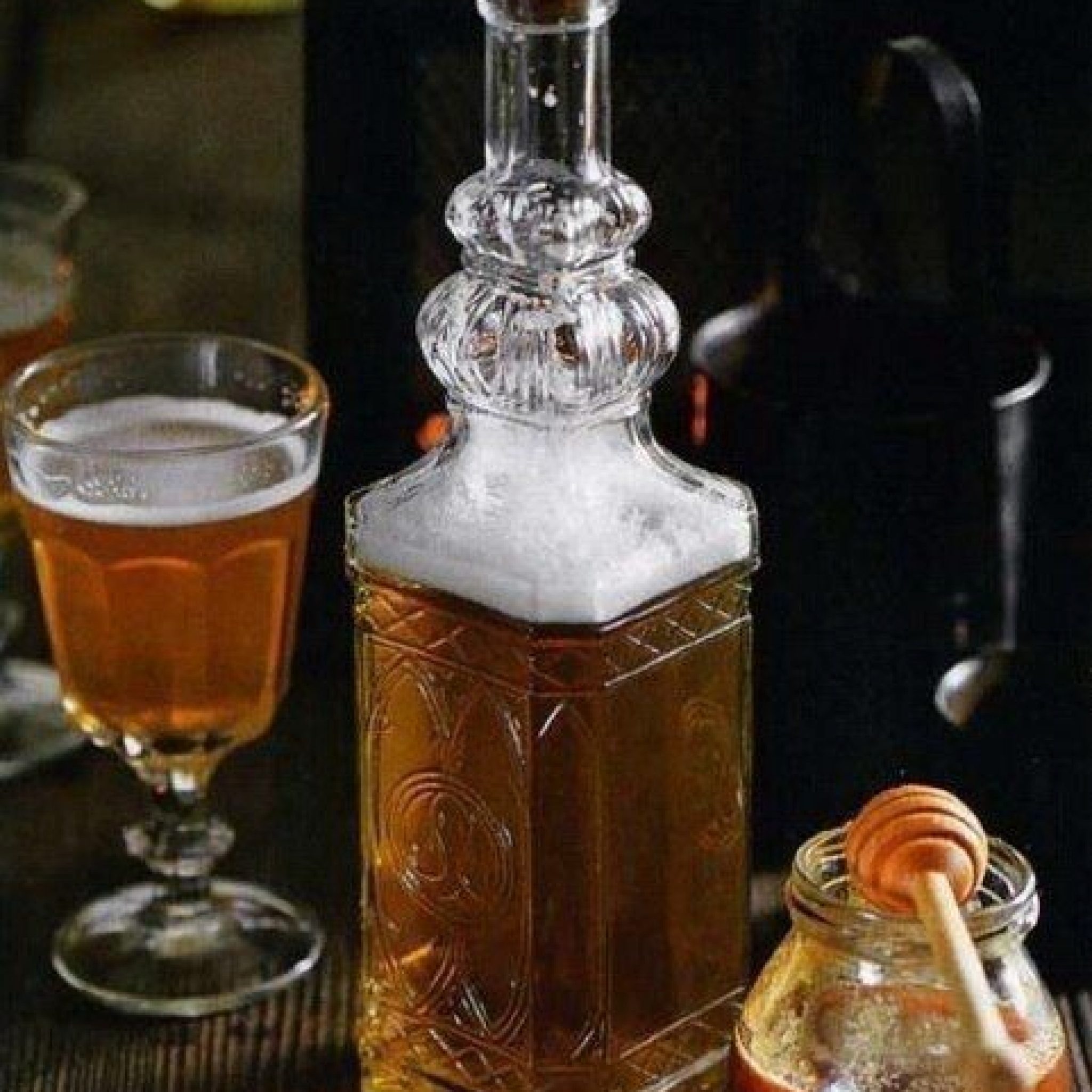 старинные напитки. сбитень столбушинский облепиховый. Maison drink. традиционные русские напитки. имбирно-медовый сбитень.