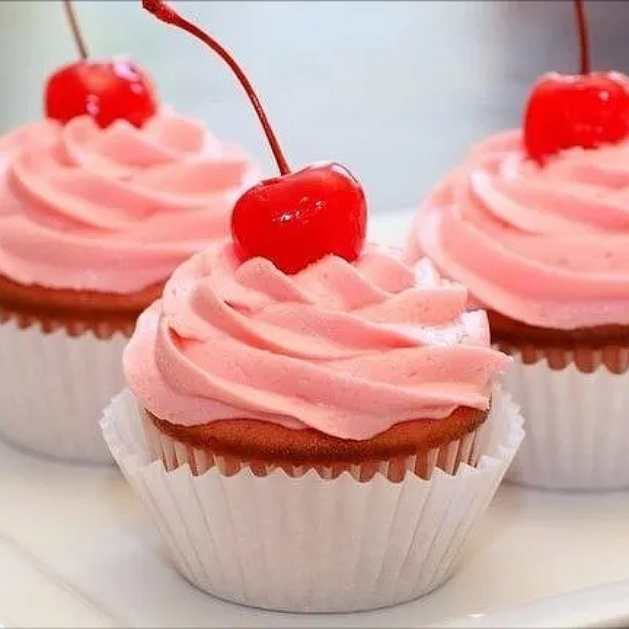 Милые кексики. Кекс с розовой глазурью. Cherry Cupcake.