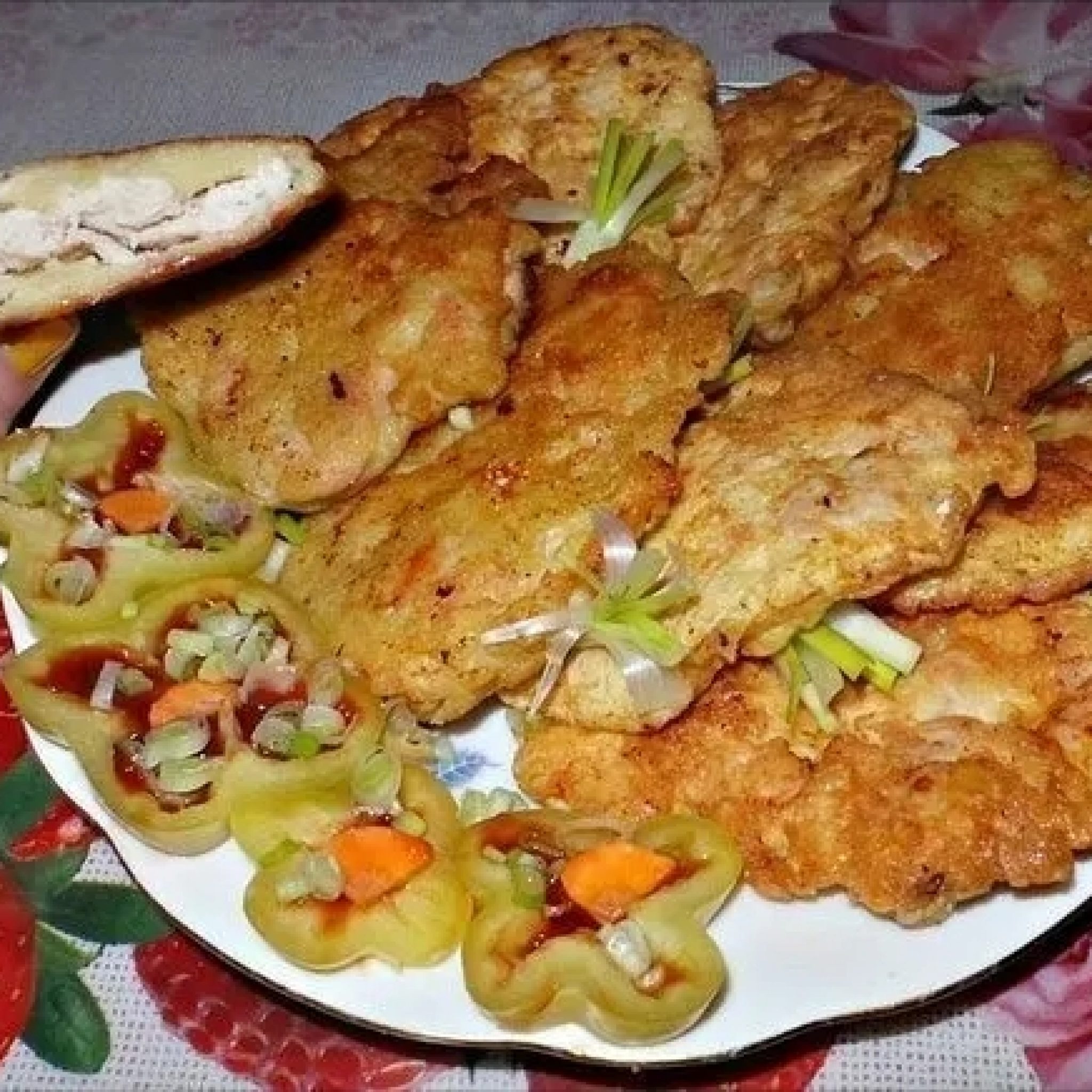 Куриные грудки в кляре. Отбивные в картофельном кляре. Курочка в кляре. Куриная отбивная в картофельном кляре. Куриные отбивные в картофельном кляре.