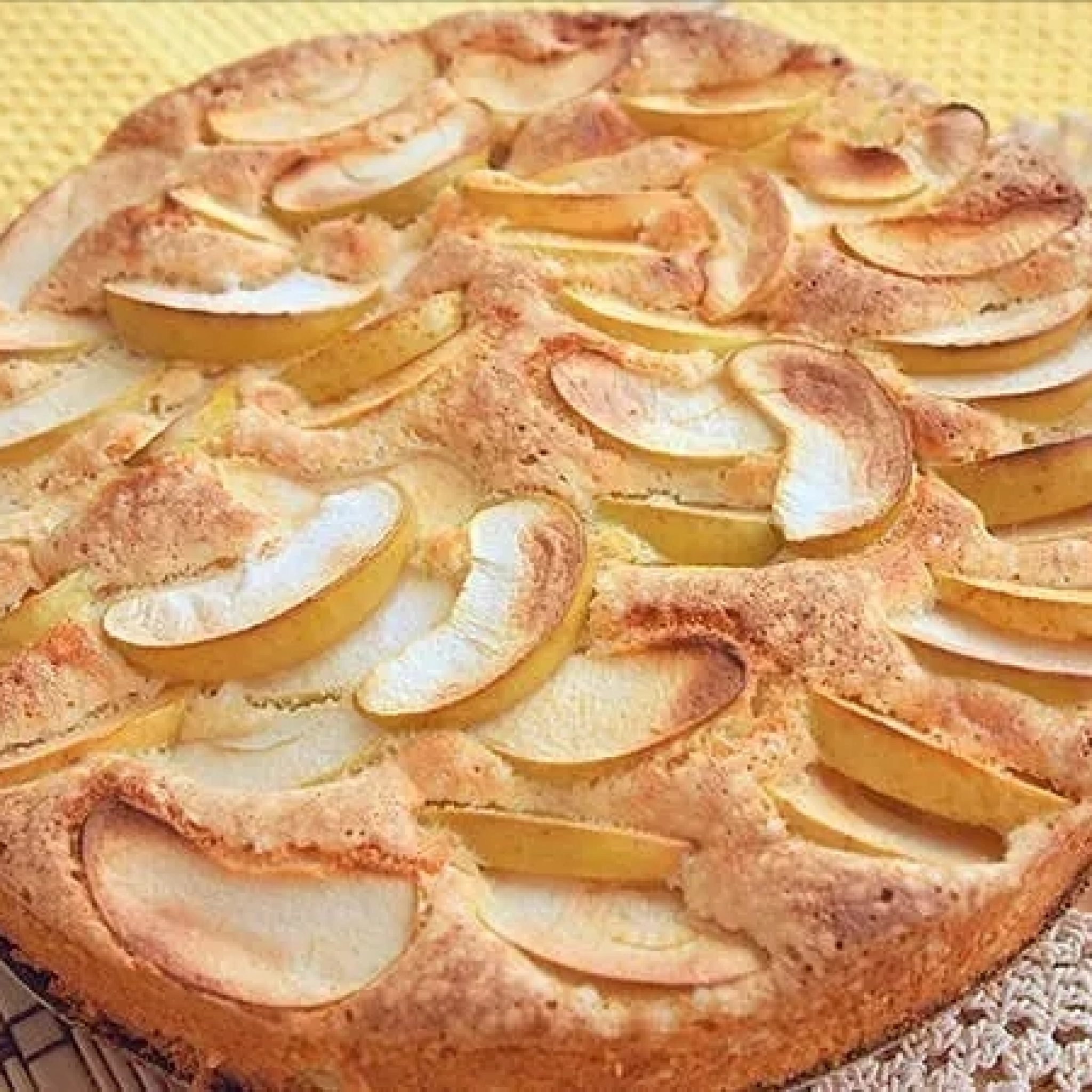 Бисквит классический в духовке с яблоками фото пошагово