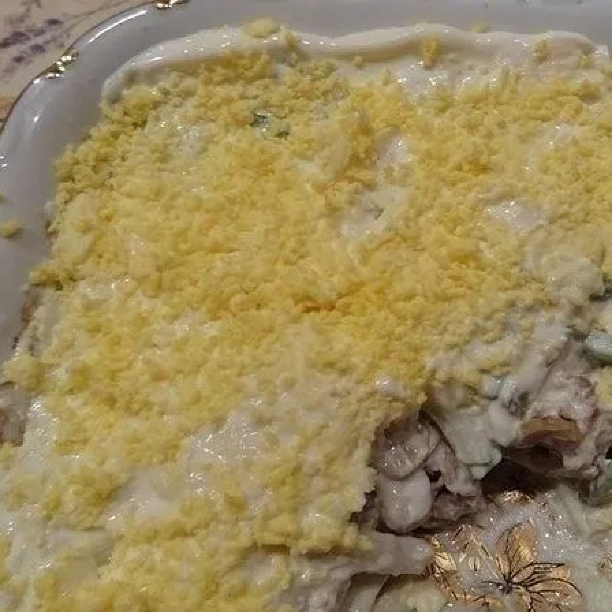 Салат с консервированными грибами яйцами и сыром