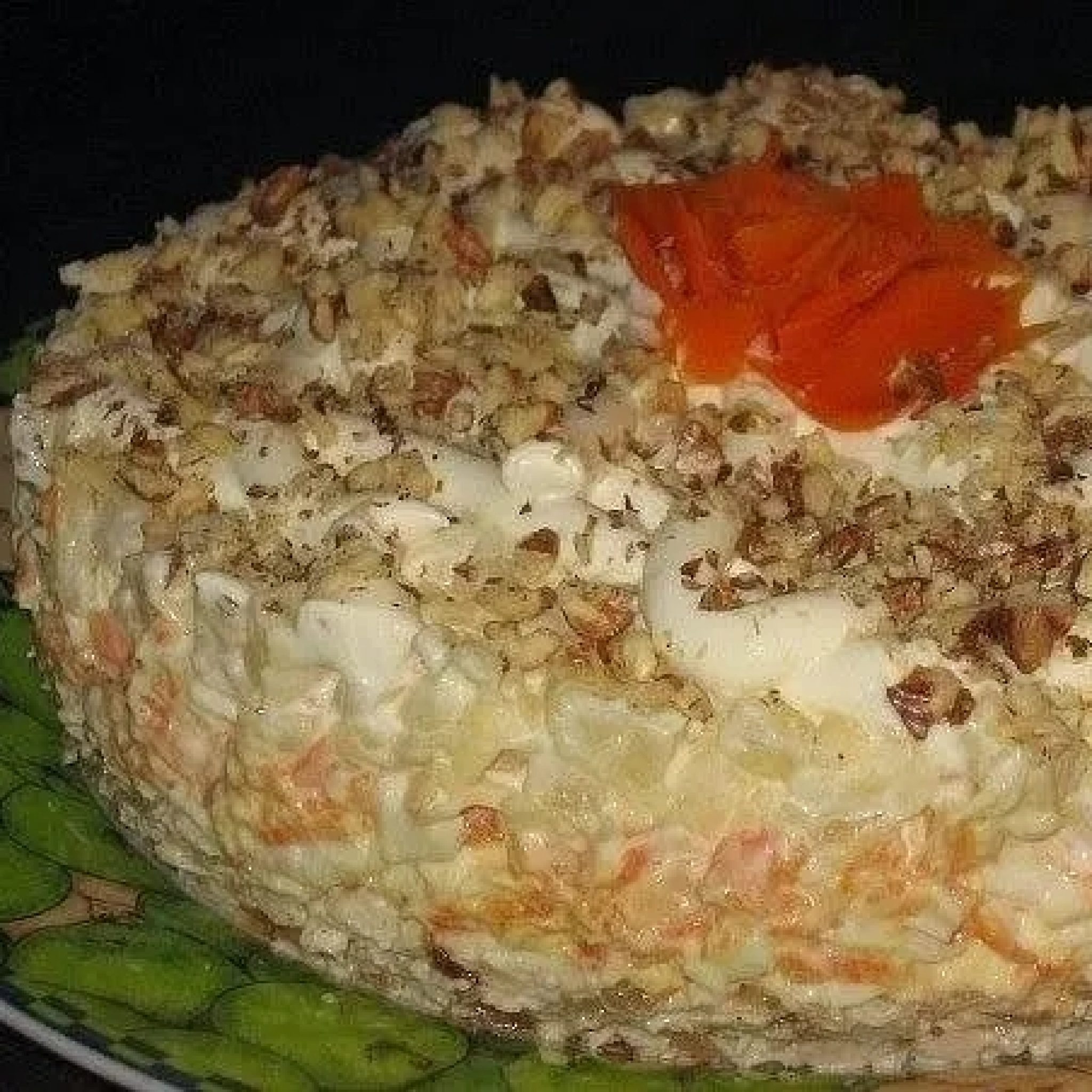 Закусочный торт с копченой курицей