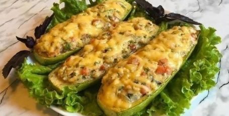 Фаршированные кабачки- лодочки
