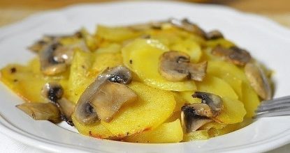 Картошка с грибами в сливках