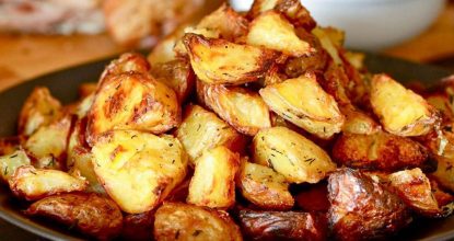 Супер хрустящая картошечка в духовке — это так вкусно!