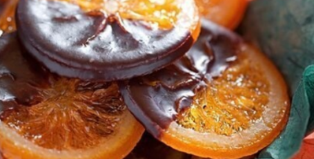 Карамелизованные апельсины в шоколаде.