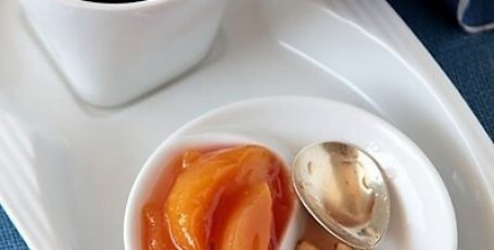 Варенье из персиков с кардамоном и тимьяном