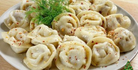 Мягкое, нежное, эластичное тесто! Оно просто идеальное! Раскатывается тонко и совсем не рвется!