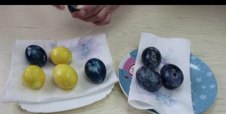 Красим яйца на Пасху натуральными красителями