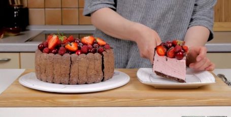 Торт-десерт «Дары лета». Шоколадный бисквит и нежный фруктовый мусс