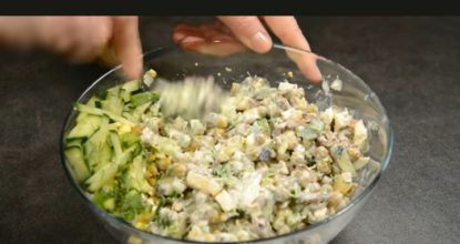 Беру банку ГОРОШКА и ШПРОТЫ и готовлю Гениальный салат! Вкусный рецепт из простых продуктов!