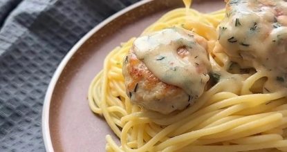 КУРИНЫЕ БИТОЧКИ В СМЕТАННОМ СОУСЕ 🤤