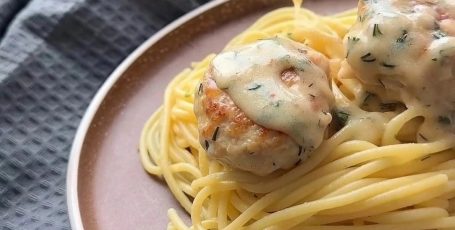 КУРИНЫЕ БИТОЧКИ В СМЕТАННОМ СОУСЕ 🤤
