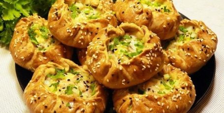 Мини пироги с курицей и картошкой