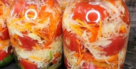 ПРОСТО ЗАЛИВАЮ КИПЯТКОМ. Закрываю по 50 банок! Невероятно вкусный рецепт с ПОМИДОРАМИ и с Капустой! 🍅🥬…