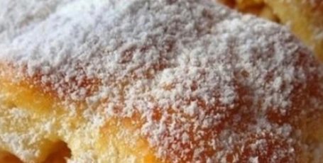 Мягчайшие рулетики с яблоками на скорую руку.