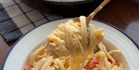 ПАСТА С КУРИНЫМ ФИЛЕ, ШПИНАТОМ И ЧЕРРИ В СЛИВОЧНОМ СОУСЕ 🥰