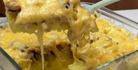 КАРТОФЕЛЬНАЯ ЗАПЕКАНКА С КУРОЧКОЙ И ГРИБАМИ 🤤