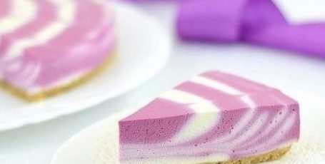 Двухцветный творожный торт (без выпечки)