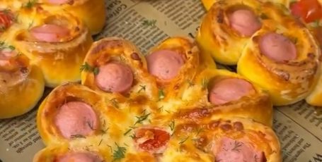 Сосиски, запечённые в домашнем тесте 😋