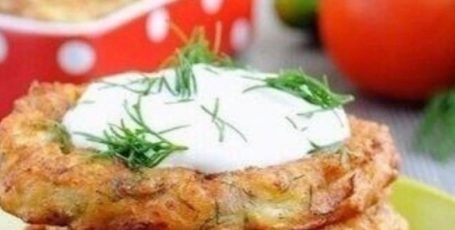 ОЛАДЬИ ИЗ КАБАЧКОВ С СЫРОМ И ЧЕСНОКОМ