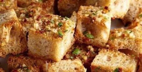 Чесночные гренки из белого хлeба