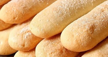 И зачем я его покупала? Ведь печенье Савоярди готовить дома проще простого! Всего-то 15-20 вместе с выпечкой. Только три самых п…