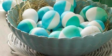 Декорирование яйца с помощью нескольких красителей