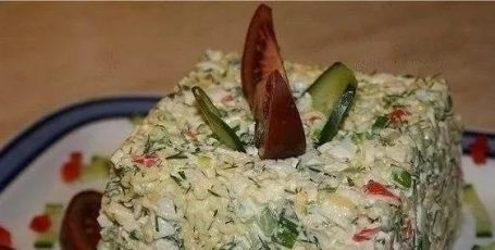 Салат с лапшой быстрого приготовления